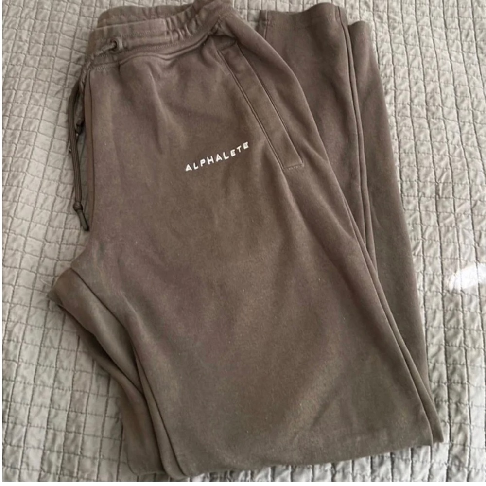 Alphalete Joggers